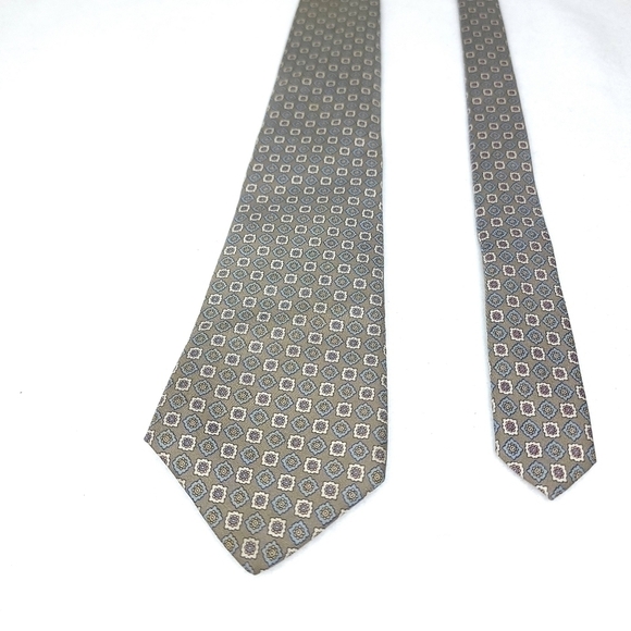 100% Silk Vintage Made in the USA Liberty of London Traditional Long Neck Tie - Picture 4 of 14